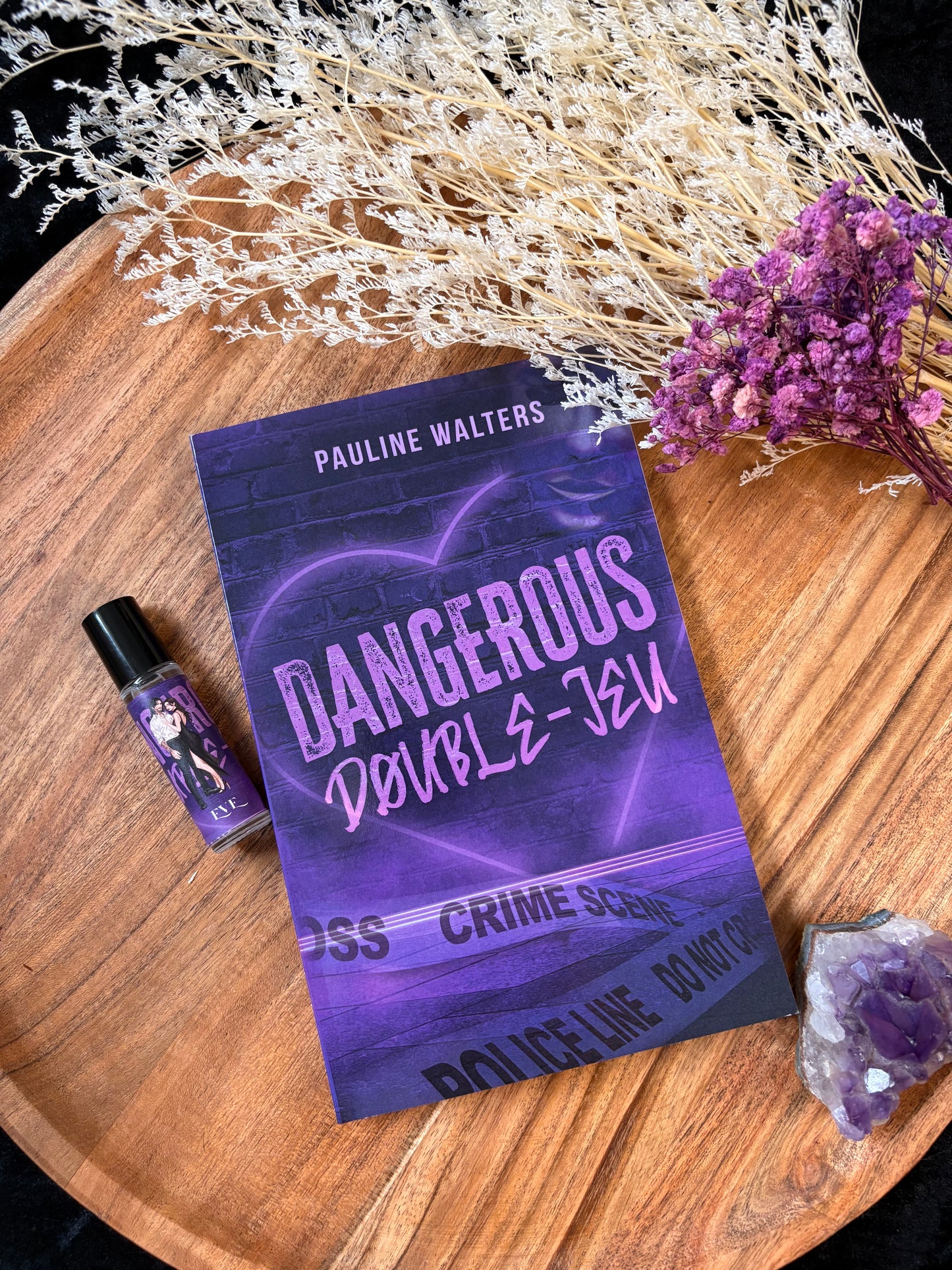 DANGEROUS DOUBLE JEU - PAULINE WALTERS